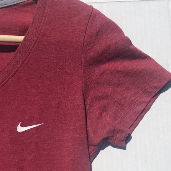 SOLD🛑🛑🛑Nike Brick Red V-Neck Slim Fit Tee Shirt - Picture 4 of 7